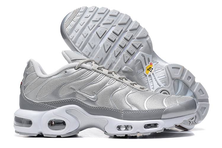 nike tn noir pas cher,nike requin ou tn