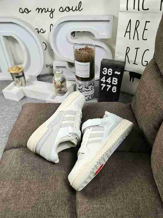 nouvelle adidas originals yeezy