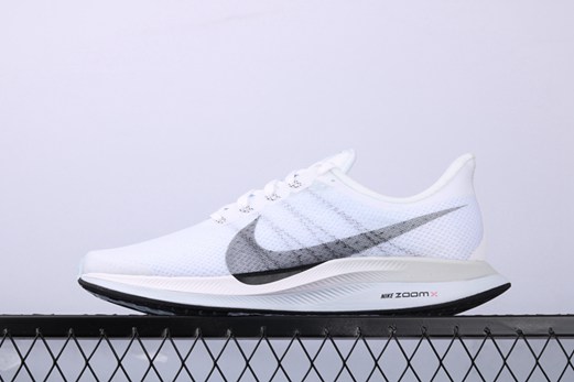 nouvelle air zoom drive nocta on feet