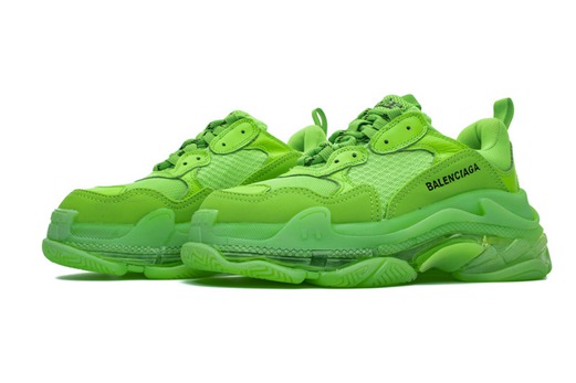 nouvelle balenciaga triple s the real real