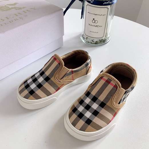 nouvelle basket burberry enfant,chaussure burberry pour bebe,chaussures burberry enfant gris