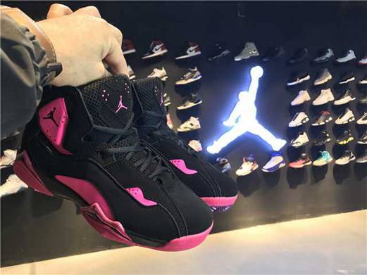 nouvelle basket nike jordan femme noir