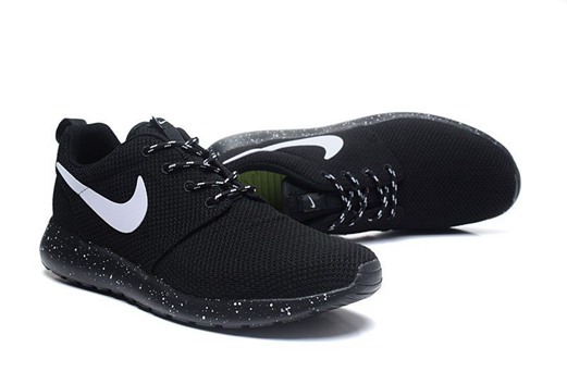 nouvelle black nike tanjun trainers,is nike tanjun good for walking,nike tanjun chukka black