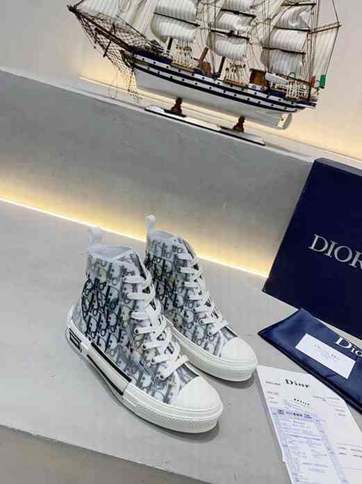 nouvelle chaussure dior paiement plusieurs fois