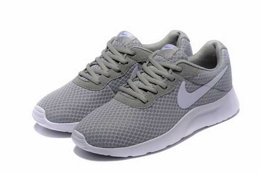 nouvelle chaussures nike tanjun femme intersport