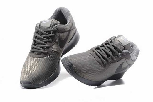 nouvelle chaussures nike tanjun femme taille grand ou petit