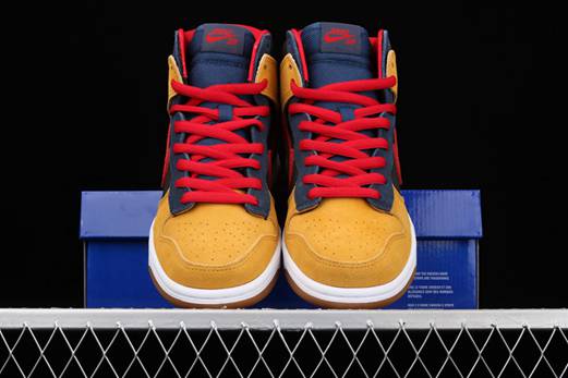 nouvelle difference between nike dunk and nike sb dunk