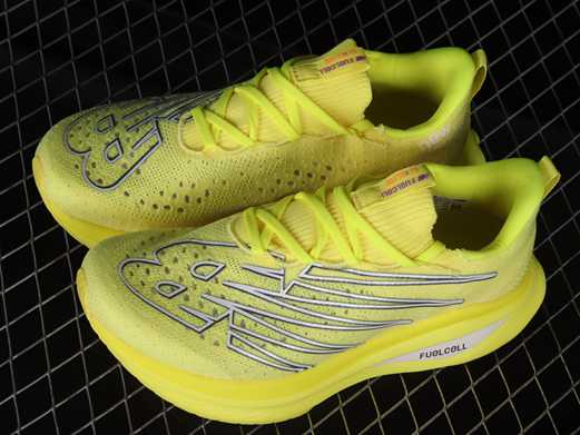 nouvelle new balance sneakers yellow