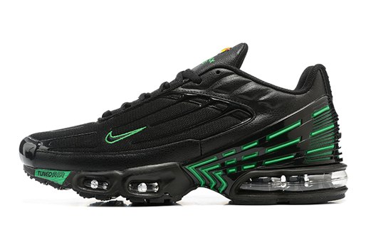 nouvelle nike air max plus tn ultra triple black reflective