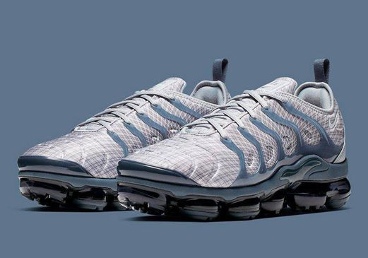 nouvelle nike air vapormax plus live together play together