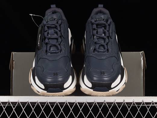 nouvelle numero de serie balenciaga triple s