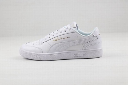 nouvelle paire de chaussures puma