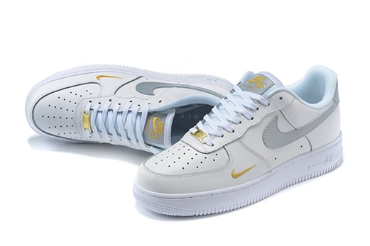 nouvelle stussy nike air force 1 mid