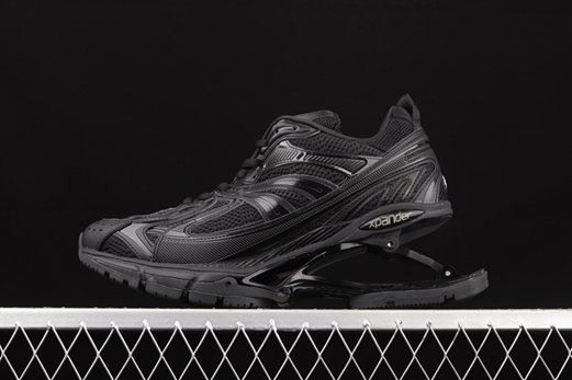 nouvelle styling balenciaga triple s